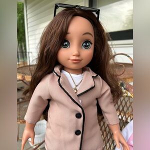 Disney ILY 4EVER 18” Minnie Mouse Doll #1 - Brunette 2021 w/extra outfit